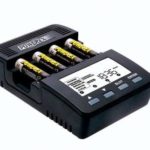 Professionele batterijlader/ analyzer voor AA en AAA batterijen